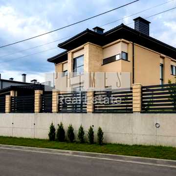 Захрестова вул., 15