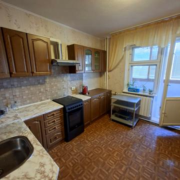 Ревуцького вул., 42