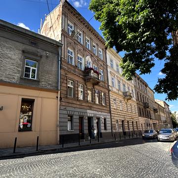 Василя Стефаника вул., 16