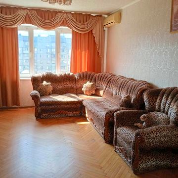 Дмитра Луценка вул. (Крейсера "Аврора"), 1