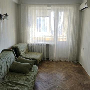Миколи Міхновського бульв. (Дружби народів), 32