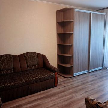 Тростянецька вул., 3