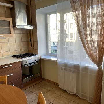 Велика Васильківська вул. (Червоноармійська), 45/17