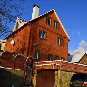 Всесвіту вул., 18