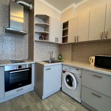 Літературна вул., 8