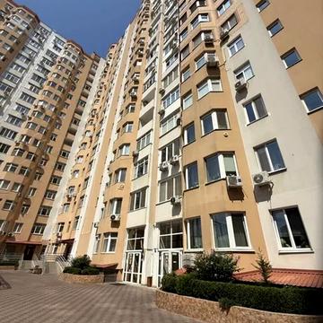 Добровольців вул. (Маршала Говорова), 8