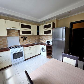 Коцюбинського вул., 8