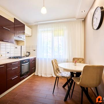 Оболонський просп., 40