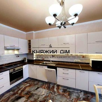 Полтавська вул., 10