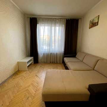Бондарська вул., 3