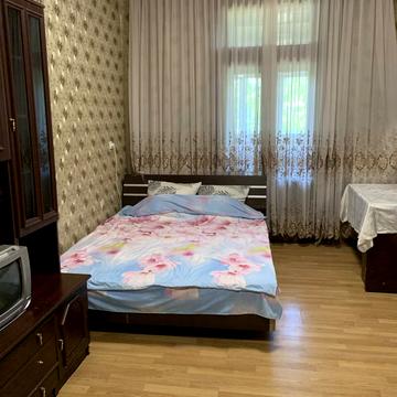 Ніжинська вул., 3