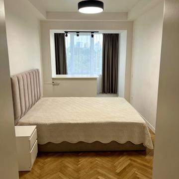 Берестейський просп. (Перемоги), 12