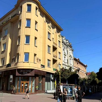 Незалежності вул., 11