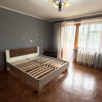 Пономарьова вул., 2-А