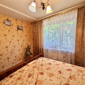 Товариська вул., 60