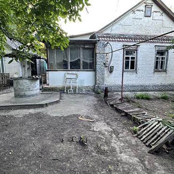 Республіканська вул., 10
