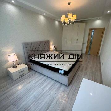 Драгоманова вул., 40-Е