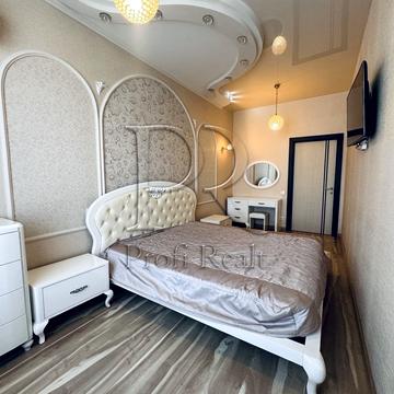 Жилянська вул., 118