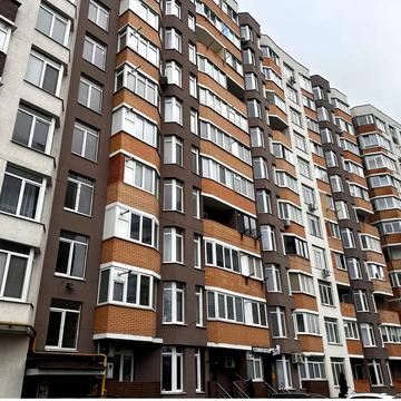 Тролейбусна вул., 3