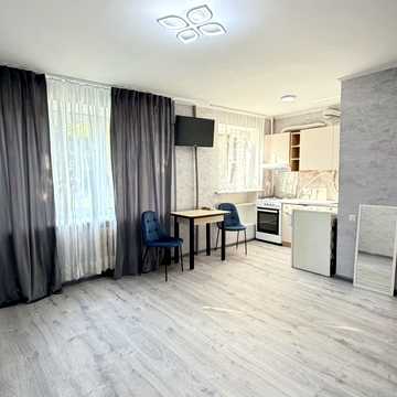 Миру вул., 4