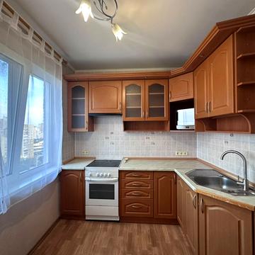 Озерна вул., 24