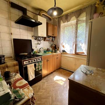 Ростислава Братуня вул., 8