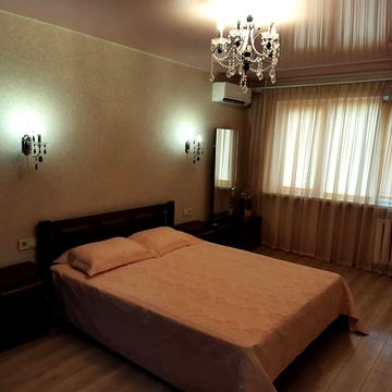 Євгена Танцюри вул. (Генерала Петрова), 76