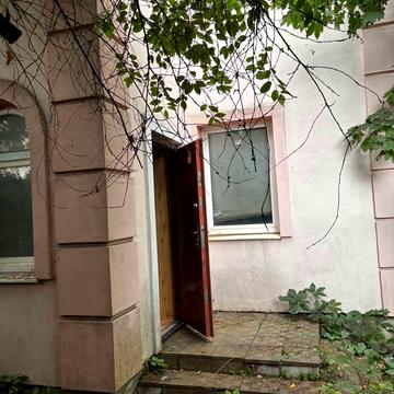 Замкова вул., 24
