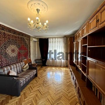 Краснова вул., 12