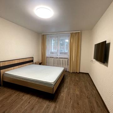 Олександра Поля просп. (Кірова), 98-В