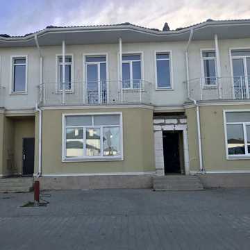 Центральна вул.