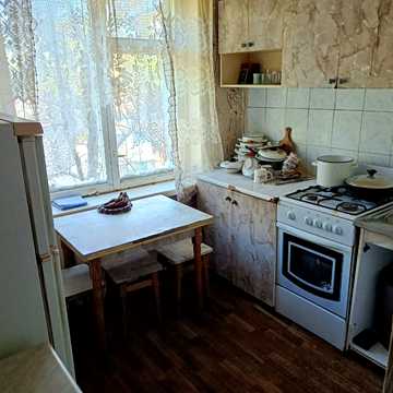 Академіка Янгеля вул., 17