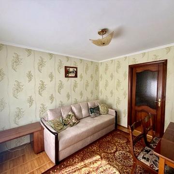 Довженка вул., 13