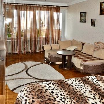Русанівська набережна вул., 20