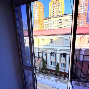 Василя Тютюнника вул. (Анрі Барбюса), 13