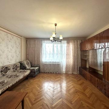 Бакинська вул., 26