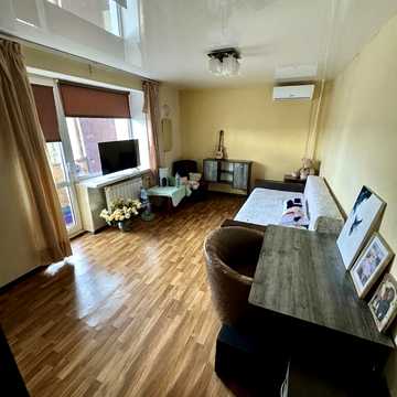 Науки просп. (Леніна), 84