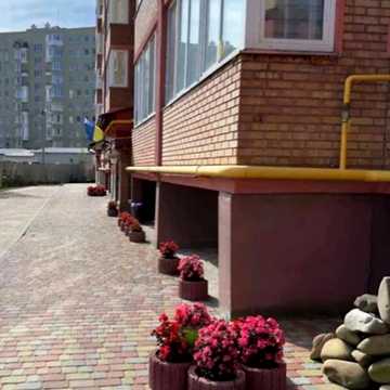 Богдана-Ігора Антонича вул., 5