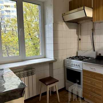 Голосіївський просп. (40-річчя Жовтня), 100/2