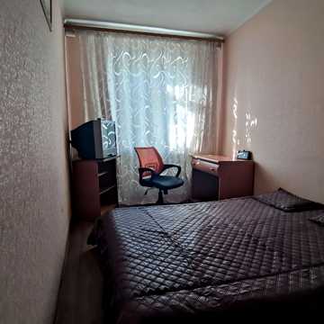 Космонавтів вул., 38