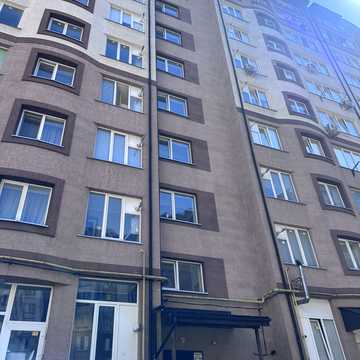 Володимира Івасюка вул., (Будинок)