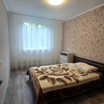 Метробудівників вул., 43