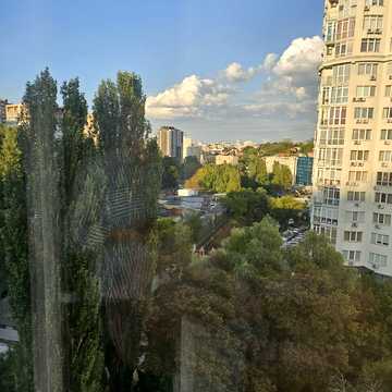 Кавказька вул., 13