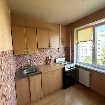 Бакинська вул., 37