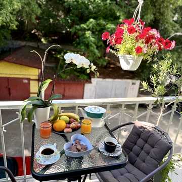 Богдана Хмельницького вул., 9