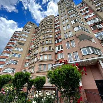 Тополина вул., 18/2