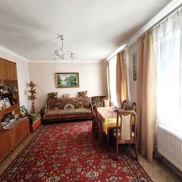 Першотравнева
