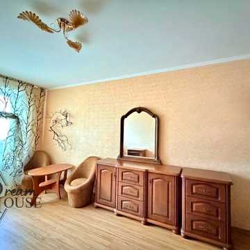 Грушевського вул., 5