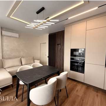 Митрополита Шептицького вул., 18