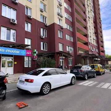 Ясинуватський пров., 10